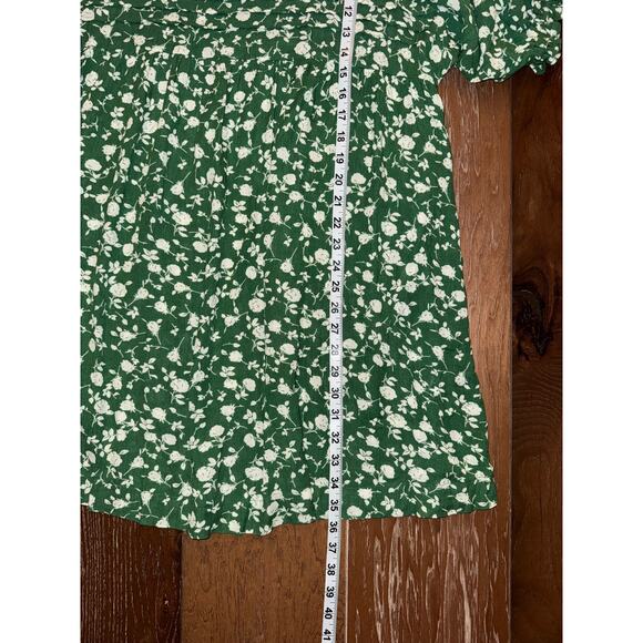 Easel Mini Dress Short Sleeve Green and White Floral Size Small Boho Flowy - Picture 7 of 8